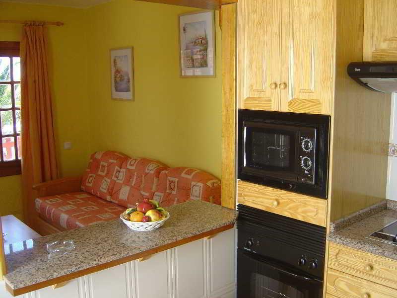 Apartamentos Castillo Beach Caleta De Fuste Exteriör bild